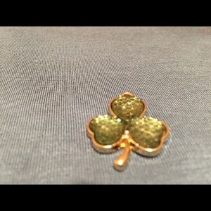 Irish clover necklace pendant